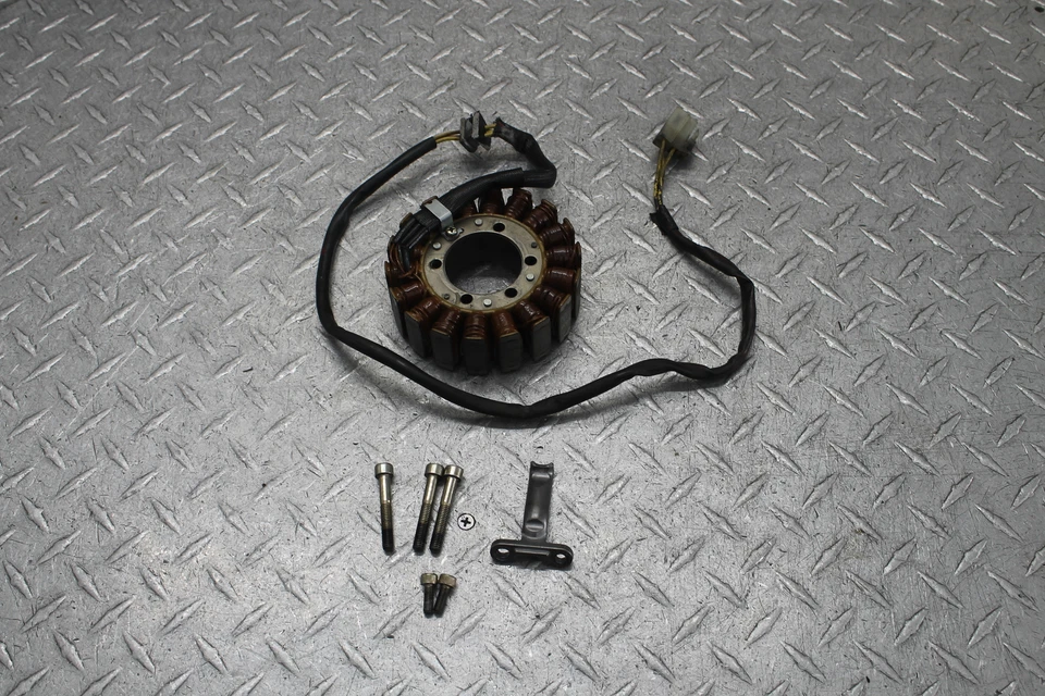 1999 DUCATI MONSTER 750 GERADOR ESTATOR ESCURO ALTERNADOR MAGNETO - Imagem 1 de 4