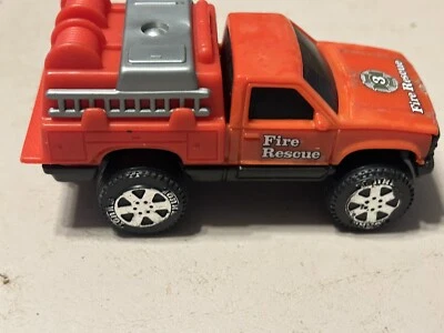 Винтажный красный пластиковый пожарно-спасательный грузовик 1988 Tonka Chevrolet Silverado OBS пластик - Изображение 1 из 4