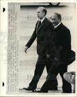 1975 Press Photo Egypt's President Anwar Sadat Walks With President Of France