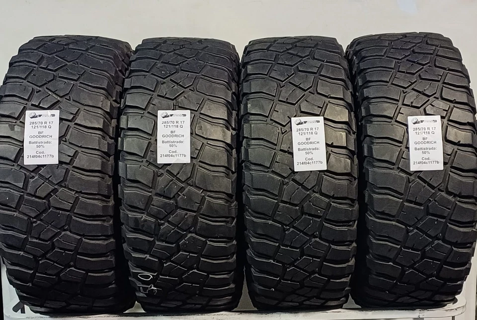 PNEUS USAGÉS PIÈCES 4 BFGOODRICH MUD TERRAIN T/A KM3 285/70 R17 121/118Q INVE... - Photo 1/4