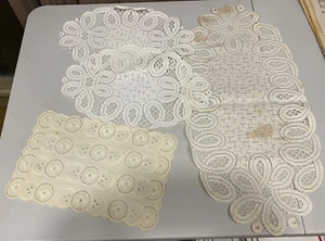 Lote de 4 doilies de encaje vintage de encaje doily - Imagen 1 de 10