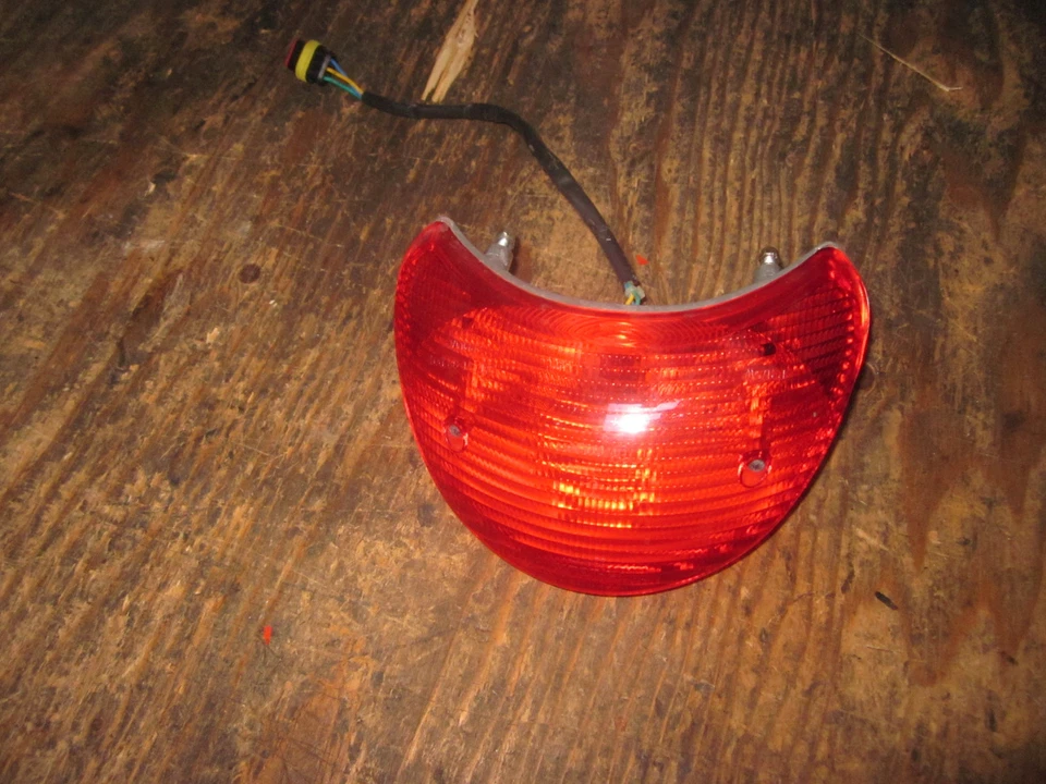 1999 Ducati 900ss 750ss tail Light  - Imagem 1 de 1