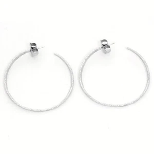 Articolo CERCHI ORECCHINI MARTELLATI ORO BIANCO 18K # j9667 - Foto 1 di 3
