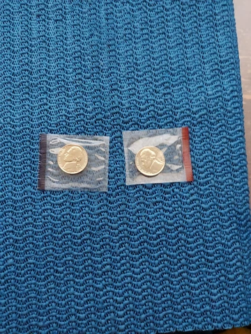 #3C.1988 P & D Jefferson Nickel Set (2 COINS) *MINT CELLO*  **FREE SHIPPING** Cover