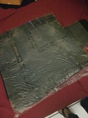 JUEGO ALFOMBRILLAS LEXUS FACTORY 2015-2018 IS250 IS350 IS300 IS200T TRACCIÓN TRASERA NEGRO  Foto 1 de 4