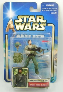 Star Wars SAGA 2002 #33 Endor Rebel Trooper ( Beard ) - Picture 1 of 2