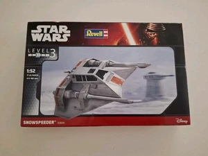 1:52 Scale Revell STAR WARS Snowspeeder Model Kit - Picture 1 of 3