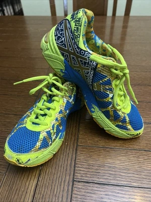 Tênis de corrida Asics Gel Noosa Tri 9 juvenil tamanho 5 câncer infantil edição especial - Imagem 1 de 4