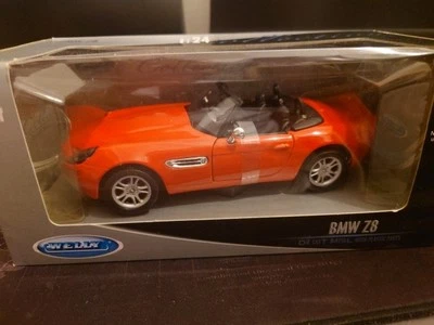 Diecast 1:24 Bmw Z8 Welly Collection Edition  Foto 1 de 4