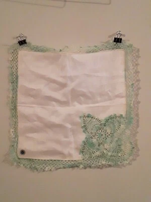Handkerchief Green Crochet Lace Border and Flower Design Wedding Irish Linen VTG - Image 1 of 4