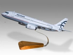 Airbus A320 Aegean Airlines Schreibtisch Holz Flugzeug Modell klein Maßstab 1/130 - Bild 1 von 12
