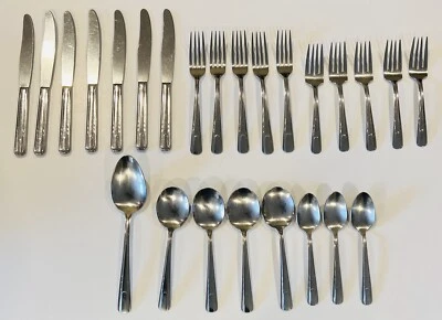 Hull Stainless #HUS3 Pattern 18/8 Glossy VTG Forks, Knives, Spoons Lot Of 25 - Image 1 of 4