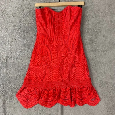 Vestido mini contemporáneo Forever 21 para mujer rojo de encaje bordado sin tirantes línea A Foto 1 de 4