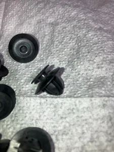 Toyota Rocker Moulding Clips 75867-02010 75867-AA010 75867-33030 Corolla - Bild 1 von 3