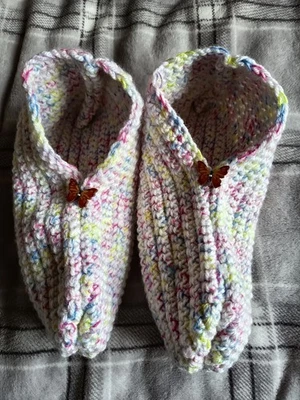 1 Paar Handgehäkelte Hausschuhe Gr. 40/41 Weihnachten Geschenk - Bild 1 von 3