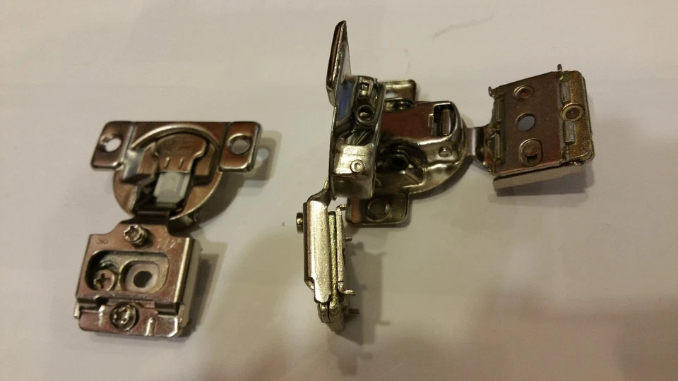 Gran Cantidad Ferrari Cierre Suave Marco Cara Bisagras 1/2" Superposición Blum 45mm Diámetro Foto 1 de 1