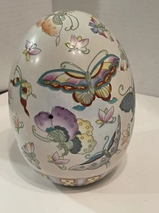 Chinoiserie Ceramic Egg Decorated With Colorful Butterflies Collector Egg VTG - Picture 1 of 8