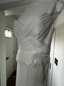 vera wang wedding dress Size 8 - Picture 1 of 10