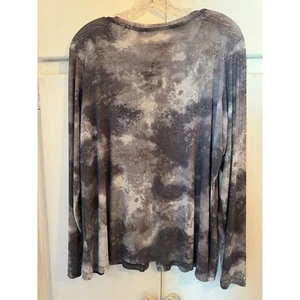 NWT LOGO by Lori Goldstein Watercolor Printed Ssheer Cardigan Gray, Size Medium - Imagen 1 de 9