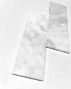 Baño de salpicaduras de pared de azulejos de mármol pulido Carrara blanco 4x12 (1 SF) - Imagen 1 de 4