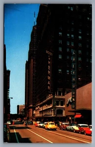 Postcard Hotel Sherman Greyhound Taxi Chicago Illinois c1950s DB Unposted - Picture 1 of 2
