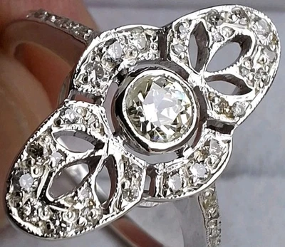 Anillo de compromiso con placa vintage de cóctel Art Deco con racimo de diamantes talla O Foto 1 de 4