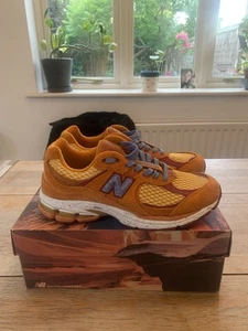 New Balance Salehe Bembury x 2002R 'Peace Be The Journey' UK9 codice ML2002R1 - Foto 1 di 6