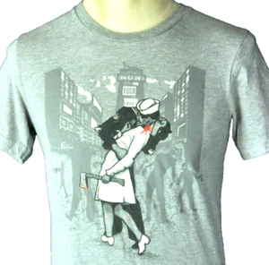 Zombie V Day Z Day Mens T-shirt size Small WW2 Sailor Kiss 2012 Threadless USA - Picture 1 of 4