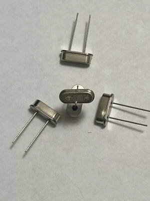 5 x Crystal / Dip Crystal Resonators - 49S Crystal 32MHz - Image 1 of 4
