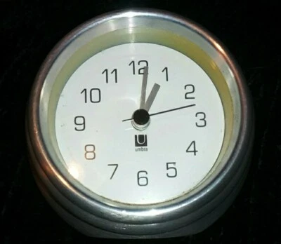 RELOJ ESCRITORIO UMBRA ALUMINIO CEPILLADO Foto 1 de 4