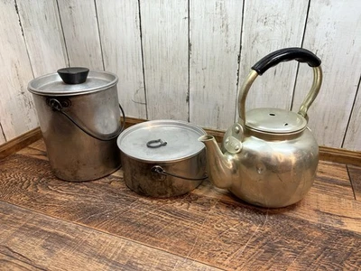 2 ollas de aluminio vintage para camping y 1 tetera con tapas y asas 6 piezas en total Foto 1 de 4
