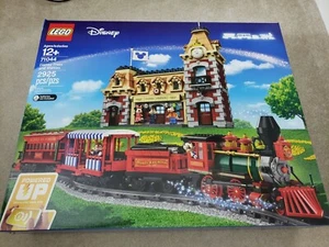 LEGO 71044 Disney Tren y Estación Nuevo Sellado en Mano Envío Gratuito Retirado - Imagen 1 de 12