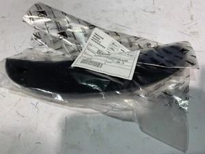 NEW GENUINE PIAGGIO BEVERLY 125 300 350 HANDLEBAR UPPER CLOSING COVER 656468000C - Picture 1 of 1