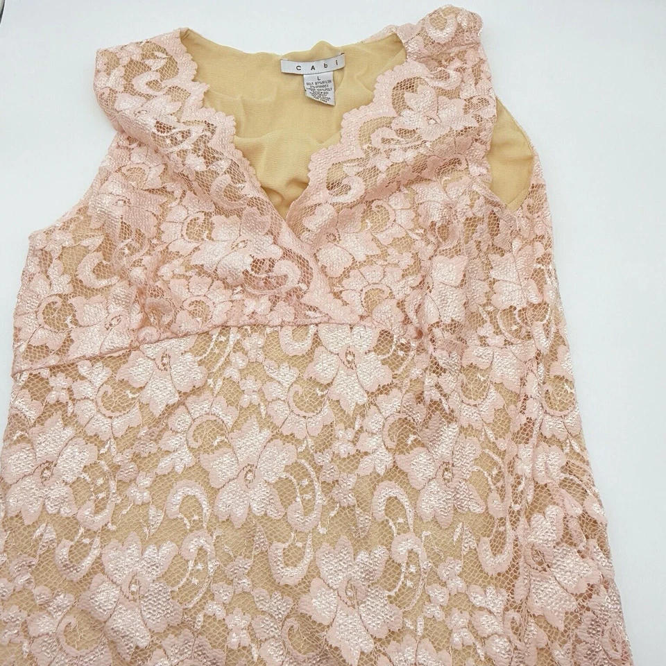 Top Cabi Rosa Encaje Beige Forro Festoneado Cuello en V Cintura Imperio Elastizado Talla Grande Foto 1 de 4