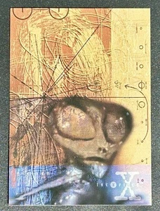 1996 Topps The X-Files Trading Card #10 Little Green Men - Picture 1 of 2