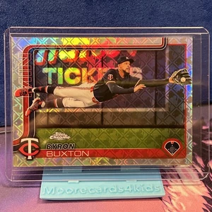 2025 Topps Chrome Logofractor Byron Buxton #172 Minnesota Twins - Picture 1 of 2