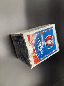 BOX CALCIATORI PANINI EURO 2016 50 PACKS EST EUROPE SIGILLATO SEALED VERY RARE - Foto 1 di 4