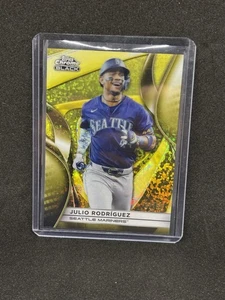 2025 Topps Chrome Black Julio Rodriguez #136 Gold Refractor /50 - Bild 1 von 1