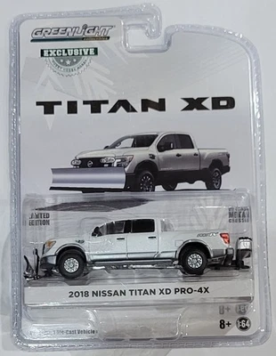 Nissan Titan XD Pro-4x 2018 Greenlight con quitanieves 1/64 Foto 1 de 2