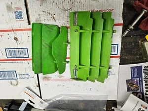 1986 KL600 RADIATOR VENTS KAWASAKI KL KLR 600 1984-1986 14037-1057 - Foto 1 di 3