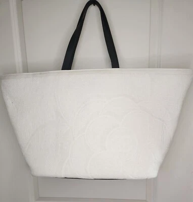 Bolso Chanel Blanco Acolchado Terry Coco. Perfecto para todos los días, vacaciones o compras Foto 1 de 4
