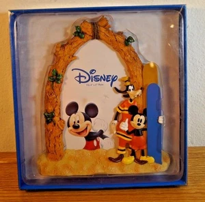 DISNEY MICKEY GOOFY CLASSIC VINTAGE SAND & SURF PICTURE FRAME NEW IN BOX - Picture 1 of 3