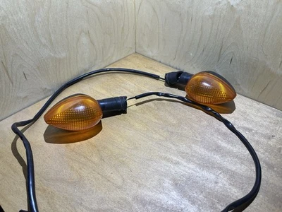 Yamaha R3 2016 señales de giro traseras (par) - OEM - tallos acortados sin probar Foto 1 de 4