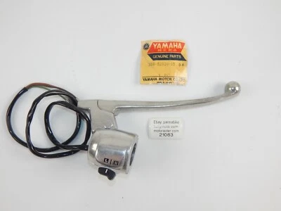 NUEVO OEM YAMAHA 1967 1968 MANILLAR PALANCA DERECHA 2 YDS5 YM2 AÑO 1/2 156-82820-10 Foto 1 de 4