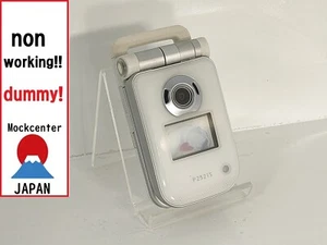 【dummy!】 Panasonic P252is(color white) docomo-japan non-working cellphone - Picture 1 of 3