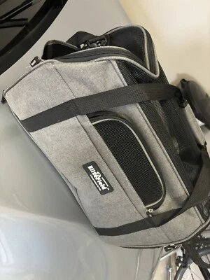 Transportador de mascotas EliteField lados suaves aprobado por aerolínea lona gris pequeño perro o gato Foto 1 de 4