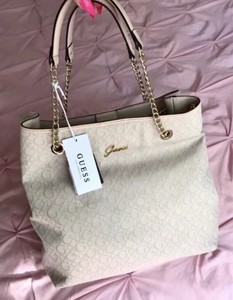 guess monogram handbolsa