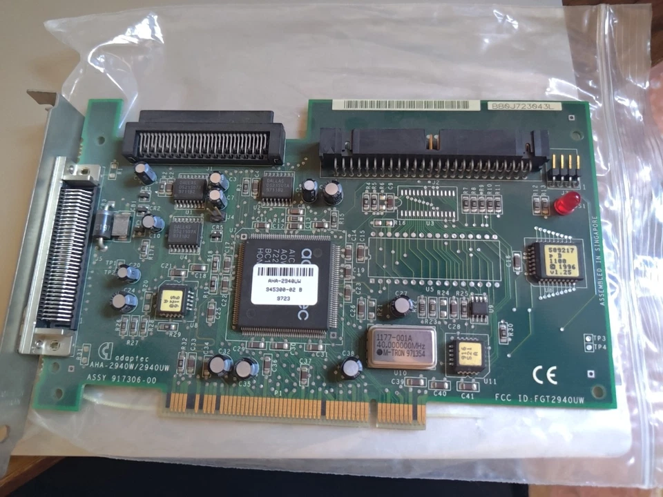 Adaptec-Controller-Card AHA-2940 UW PCI-SCSI-Adapter-con Cavo - Immagine 1 di 2