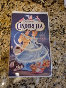 Disney Masterpiece Collection Cinderella VHS  - Picture 1 of 7