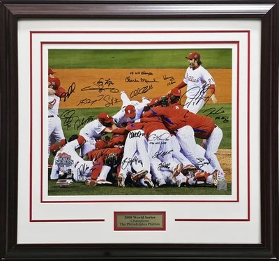 Foto emoldurada 16x20 2008 WS Champ Phillies Team 21 Sigs Cole Hamels MLB Holo - Imagem 1 de 4